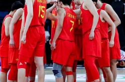 精彩比赛中，球员发挥出色，取得胜利