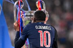 包含拜仁慕尼黑比击败对手，全力争冠的词条