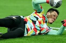 精彩比赛中，球员表现出色，帮助球队逆转胜利