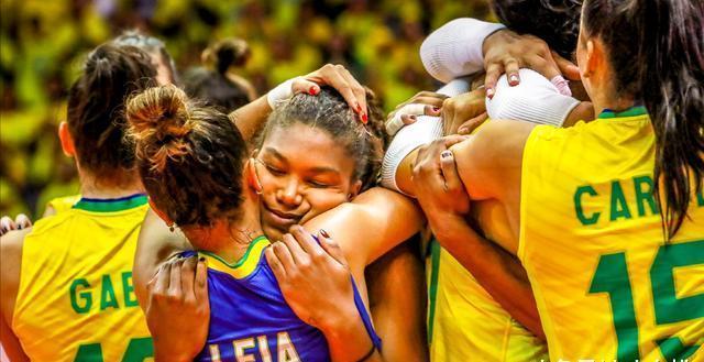 美国击败哥伦比亚晋级排球半决赛 美国击败哥伦比亚晋级排球半决赛