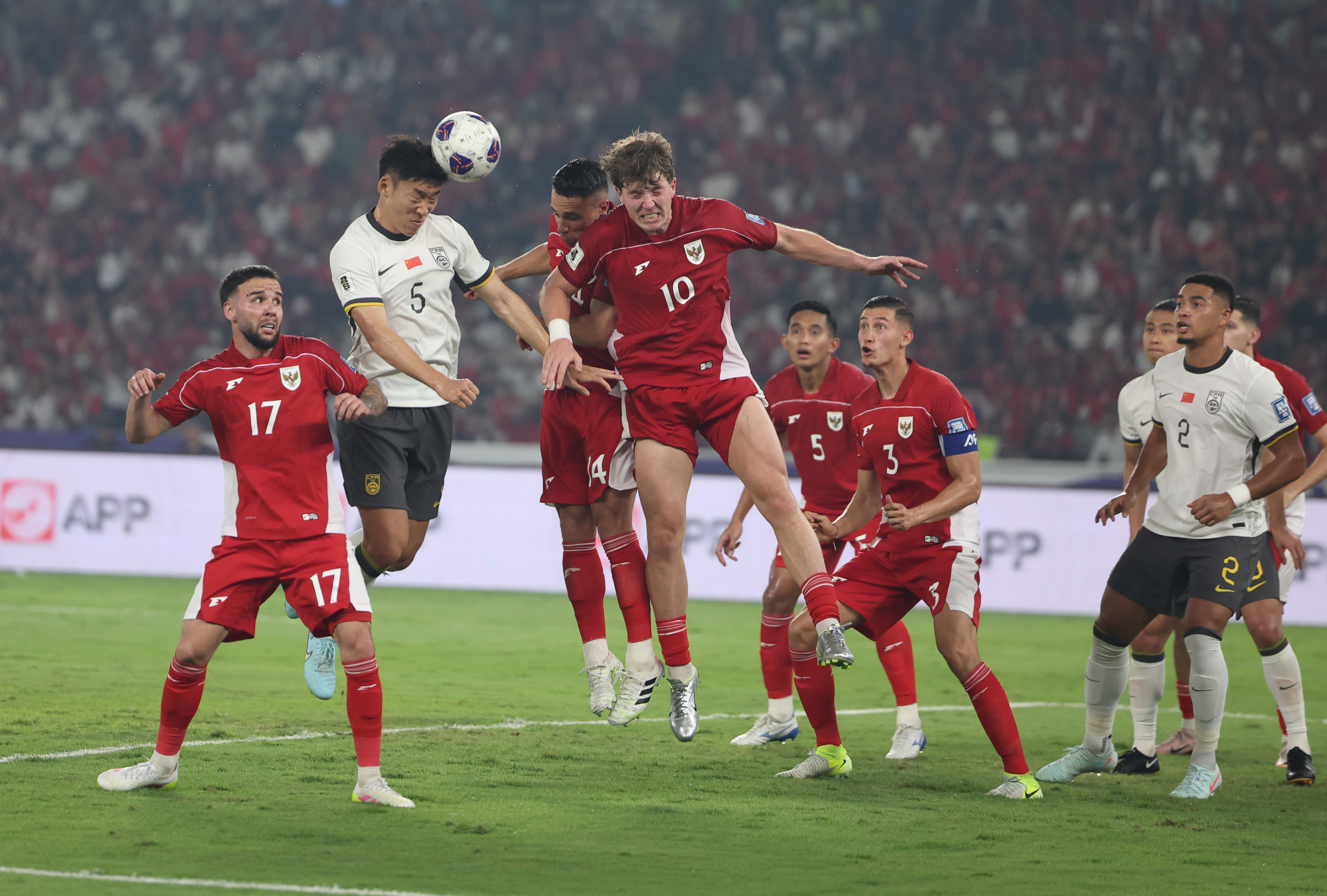 国际足球友谊赛即将启动,各队实力对抗 国际足球友谊赛即将启动,各队实力对抗