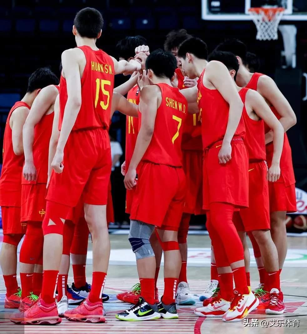 精彩比赛中，球员发挥出色，取得胜利