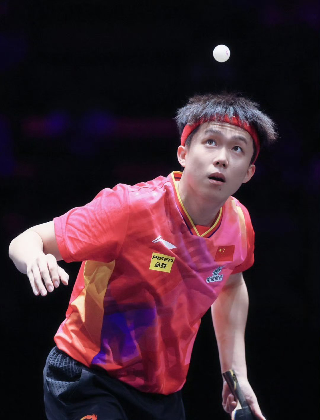 精彩比赛中，球员发挥出色，取得胜利