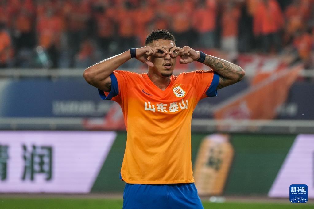 山东鲁能队伍异常强劲,击败对手 山东鲁能队伍异常强劲,击败对手