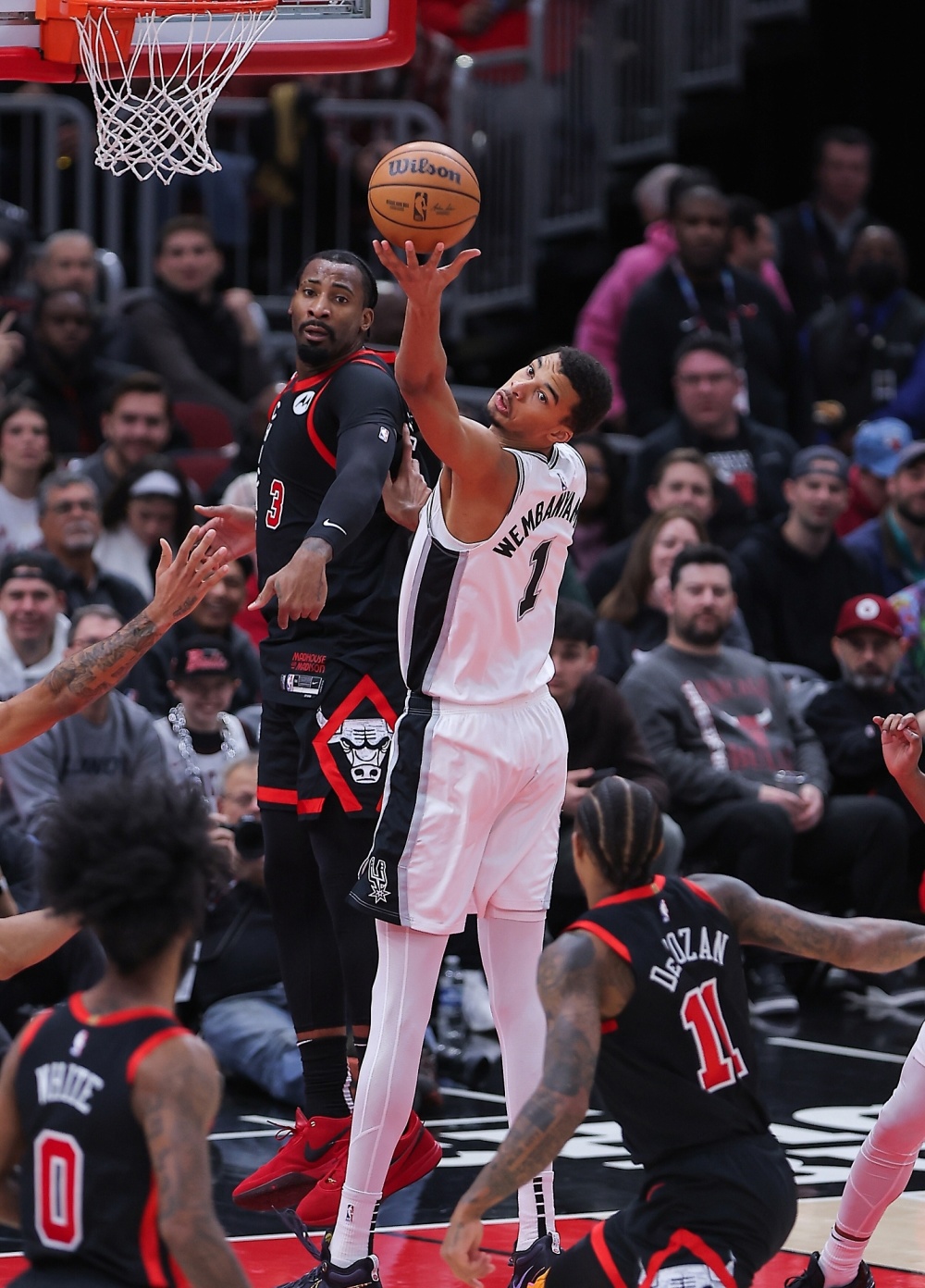 包含马刺队主场大胜黄蜂队,德罗赞砍下分轻松取胜的词条 包含马刺队主场大胜黄蜂队,德罗赞砍下分轻松取胜的词条