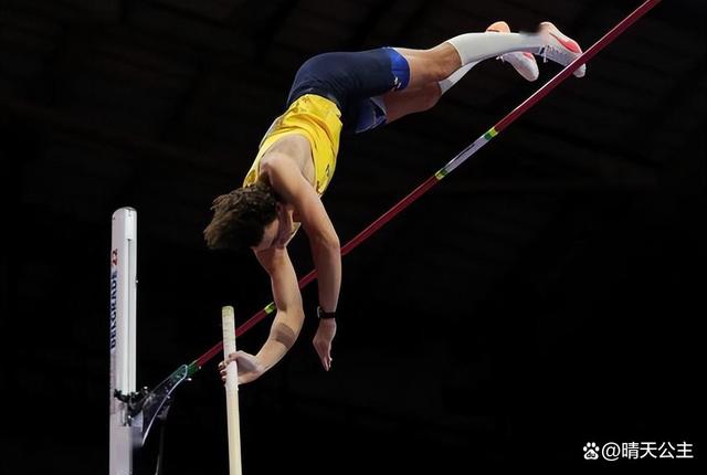 瑞典选手强势夺魁，登上颁奖台
