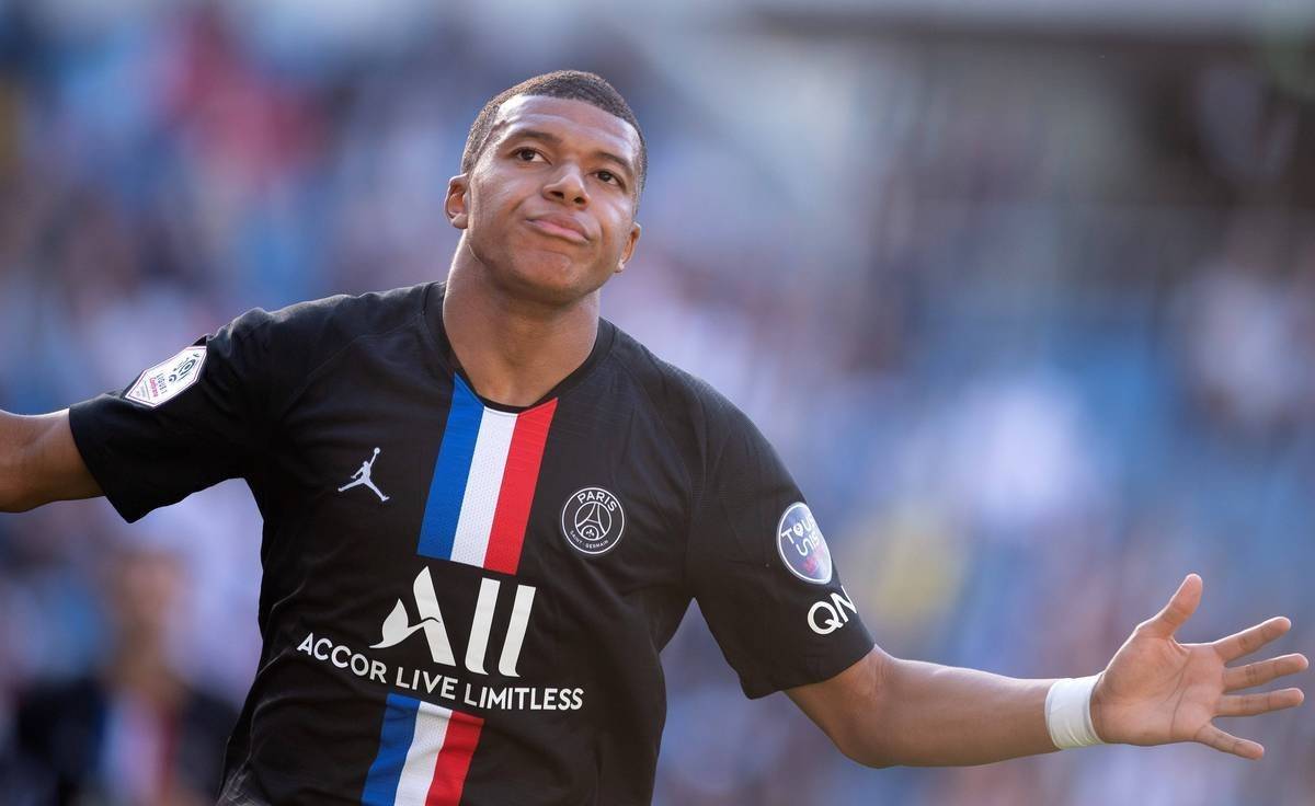 皇马小将苏斯首秀破门，成为西甲新宠！巴萨球迷怒怼主帅