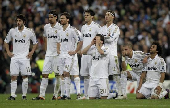 包含塞维利亚客场力挽狂澜，实现平局的词条