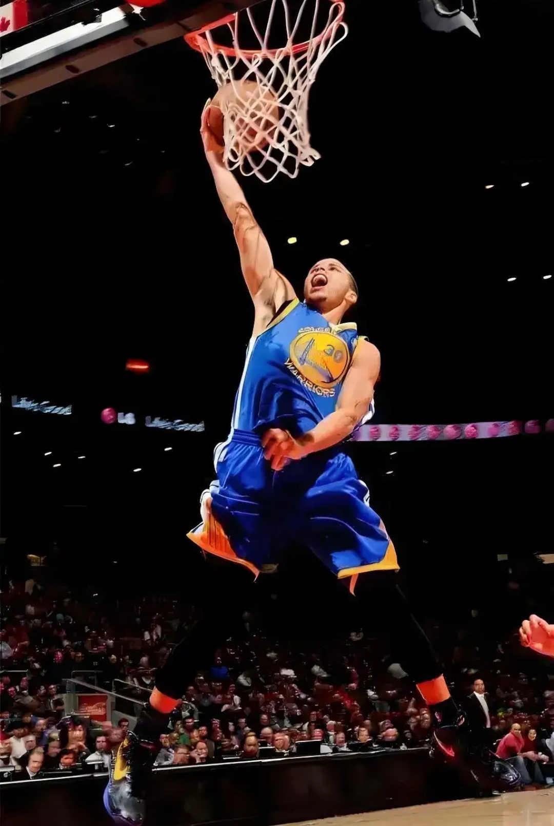 勇士战胜猛龙:库里投篮神准压制对手 勇士战胜猛龙:库里投篮神准压制对手