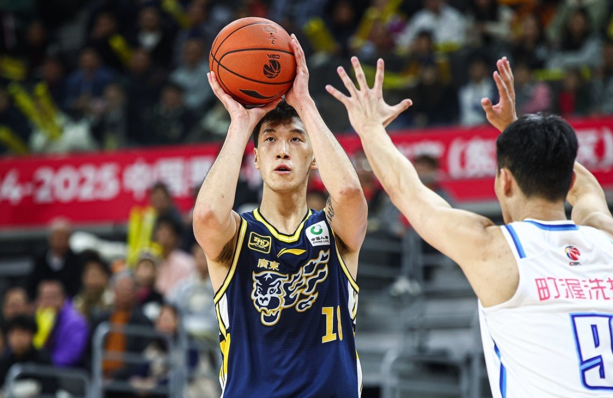 广东男篮主场大胜,轻松晋级 广东男篮主场大胜,轻松晋级