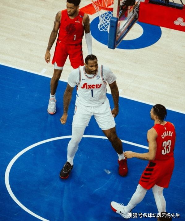 人队取得胜利,西蒙斯表现稳定 人队取得胜利,西蒙斯表现稳定