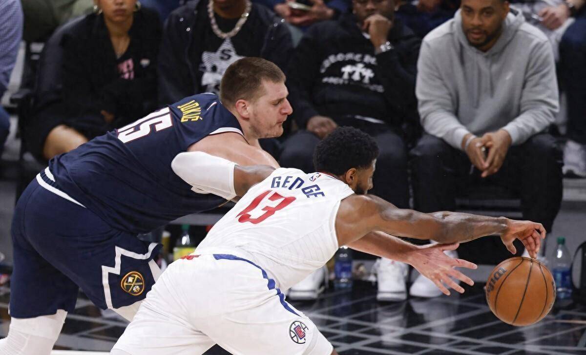 广东队在主场逆转赢下比赛，连胜更进一步